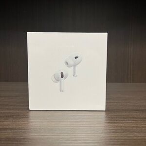 Apple AirPods Pro in Classic White